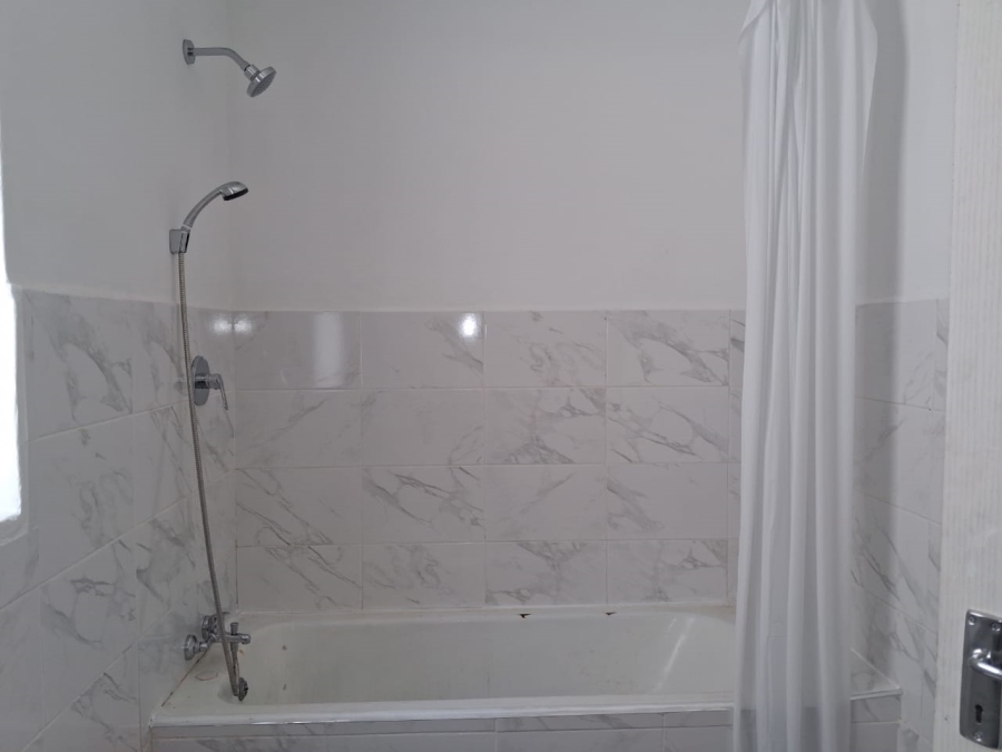 To Let 1 Bedroom Property for Rent in Quigney Eastern Cape